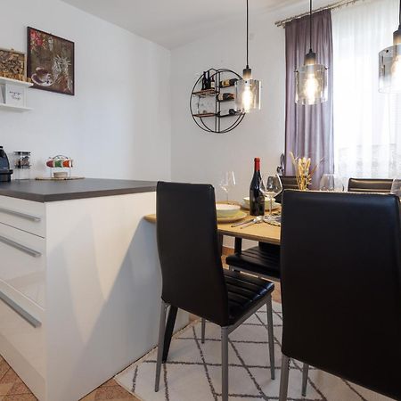 Spacious And Modern App With Big Terrace Малинска Экстерьер фото