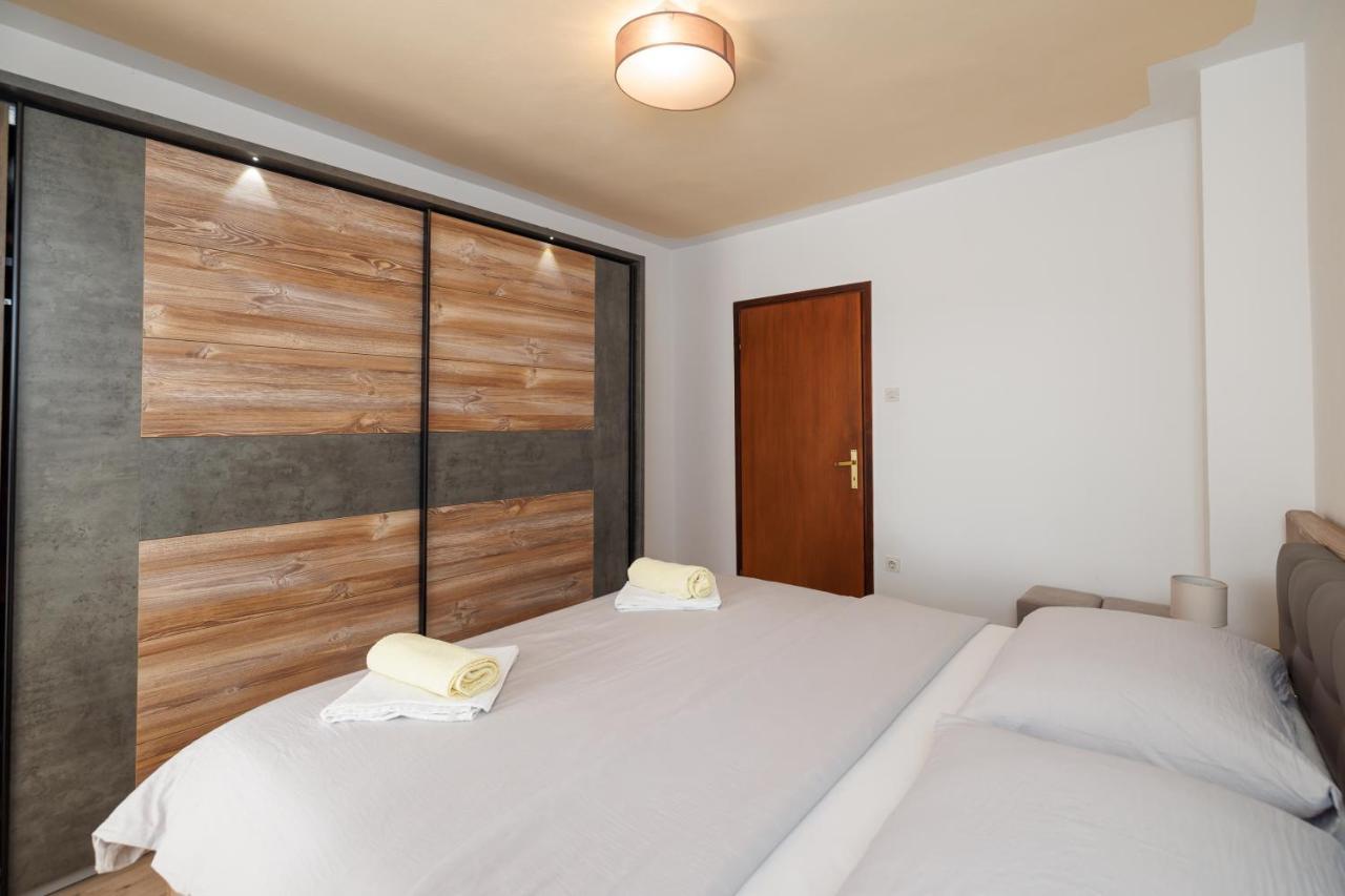 Spacious And Modern App With Big Terrace Малинска Экстерьер фото